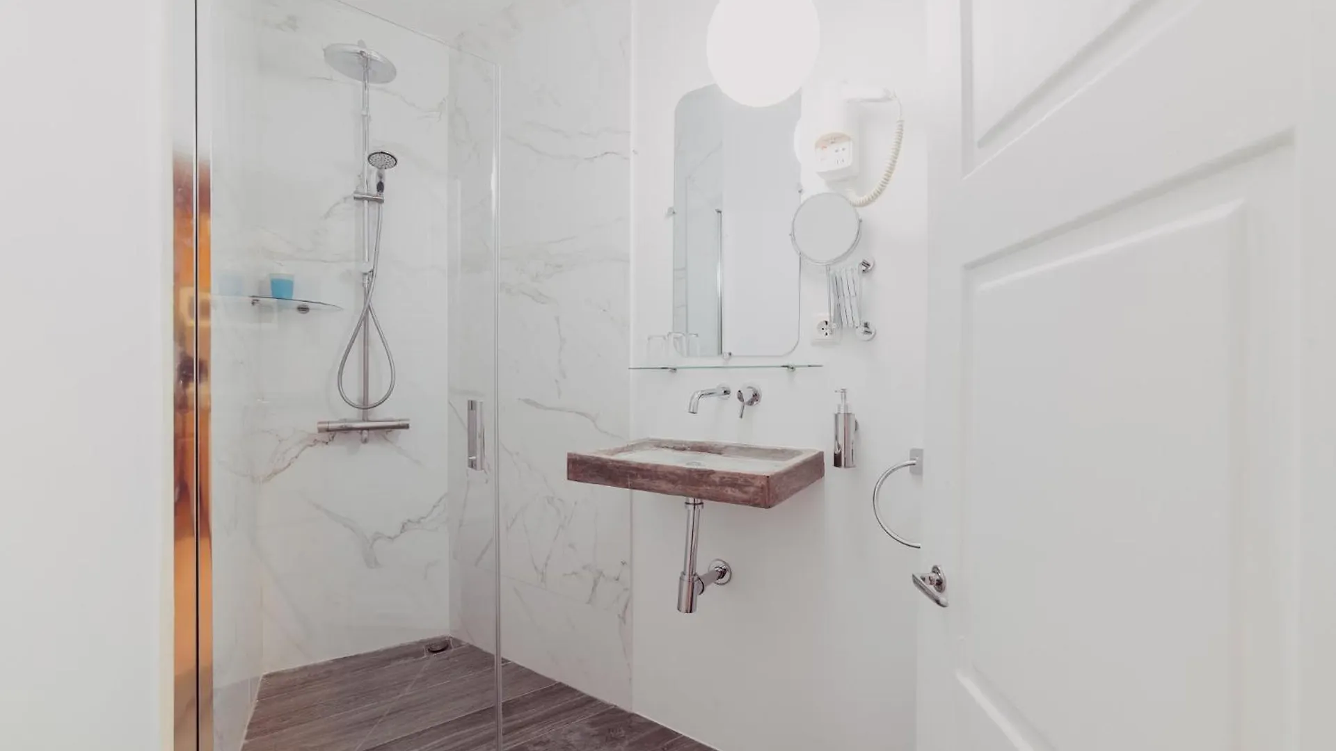 *** Aparthotel Aspa Studios - Urban Conscious Living Funchal  Portugal